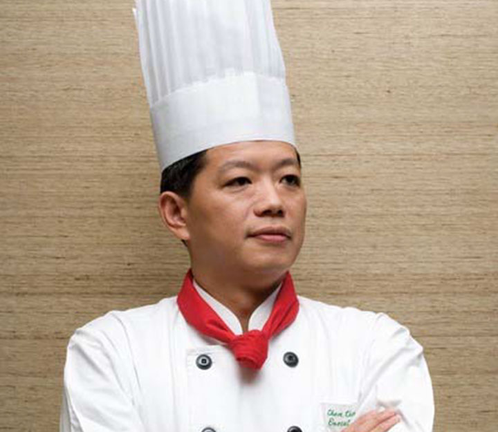 Sous vide chef C. K. ChenC K Chen