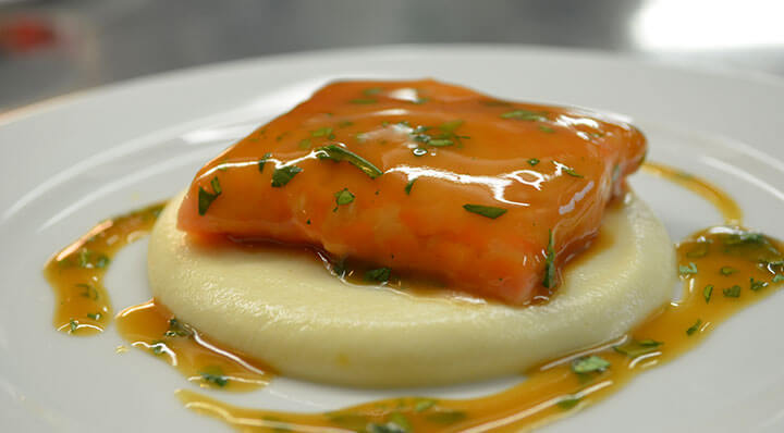  Salmon sous vide with cauliflower pureeLachs Mariogamba