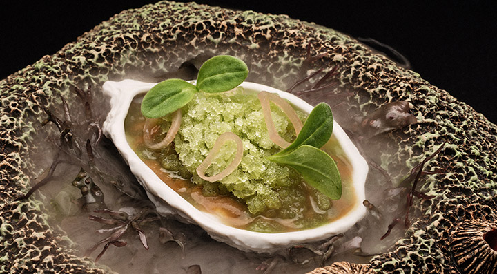 Warm oyster with marinade sous videWarme Austern Erlantzgorostiza